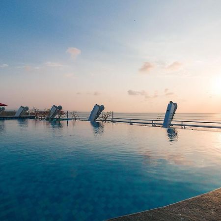 Kutabex Beachfront Hotel Kuta Lombok Εξωτερικό φωτογραφία