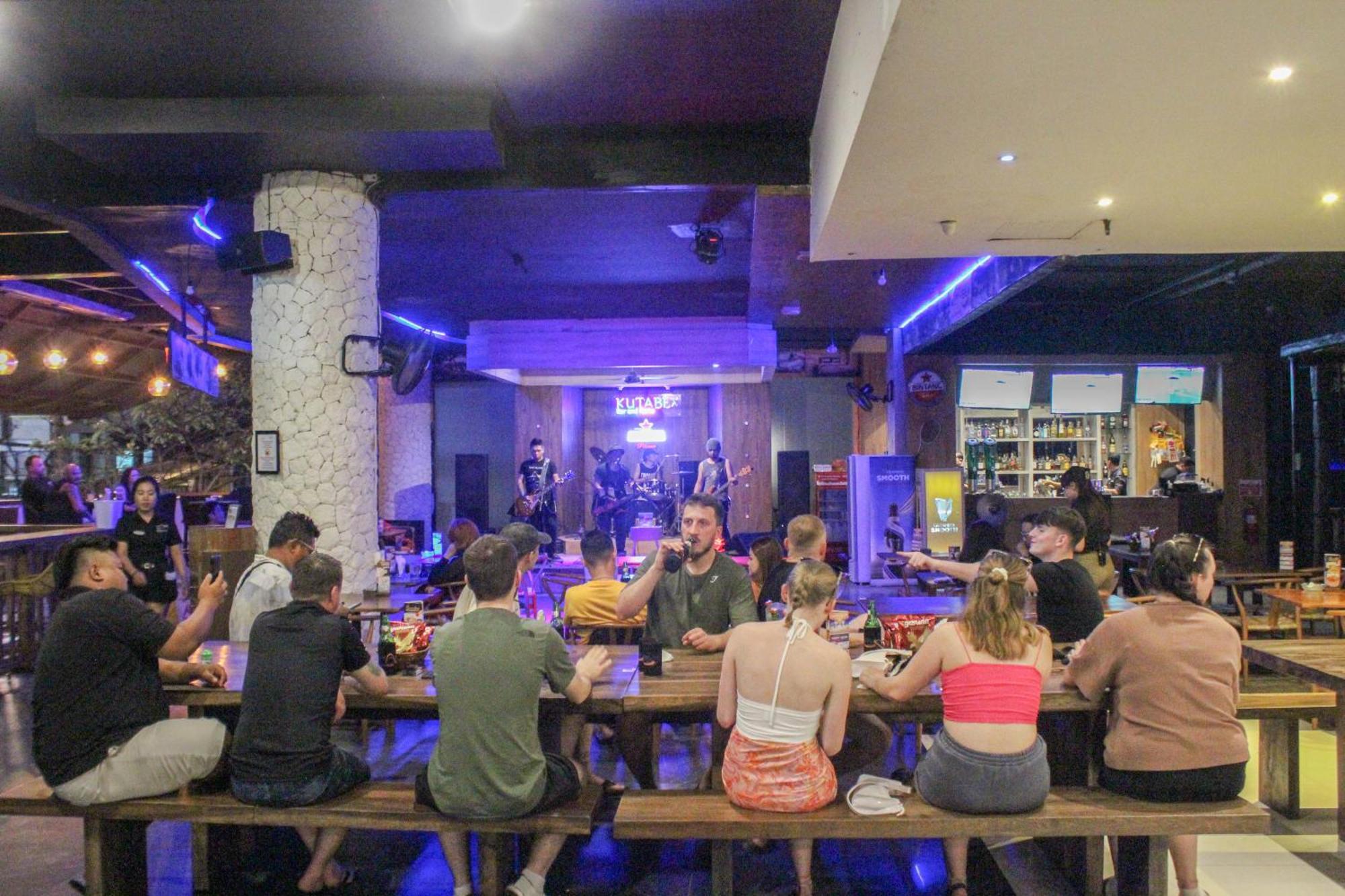 Kutabex Beachfront Hotel Kuta Lombok Εξωτερικό φωτογραφία