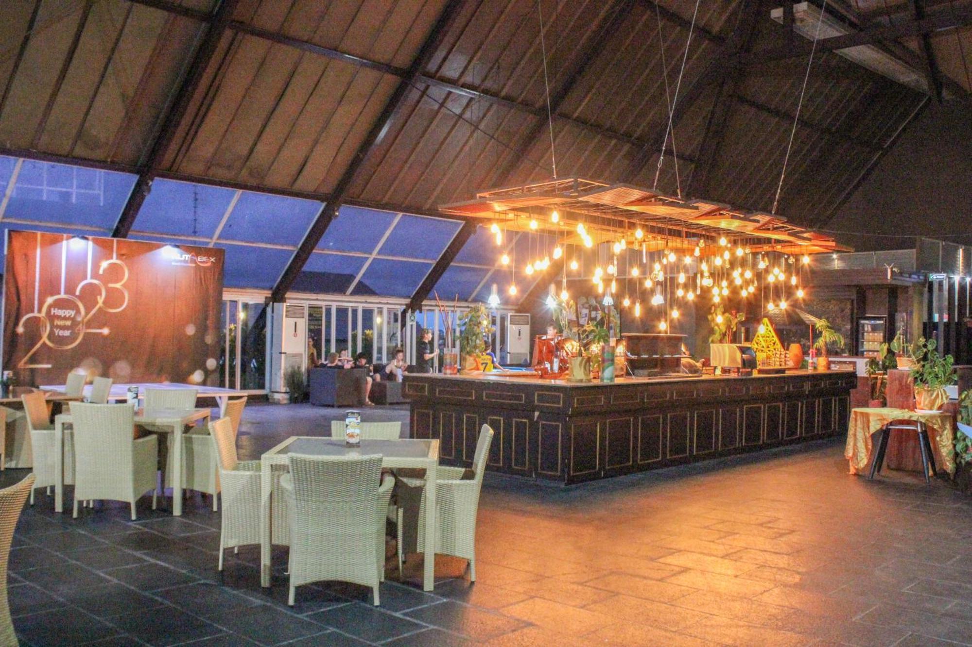Kutabex Beachfront Hotel Kuta Lombok Εξωτερικό φωτογραφία